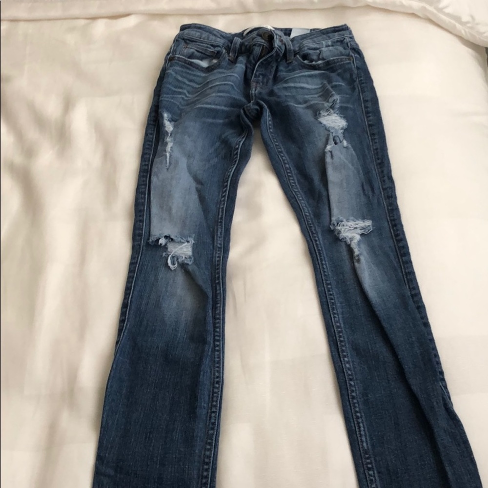 Eunina distressed jeans